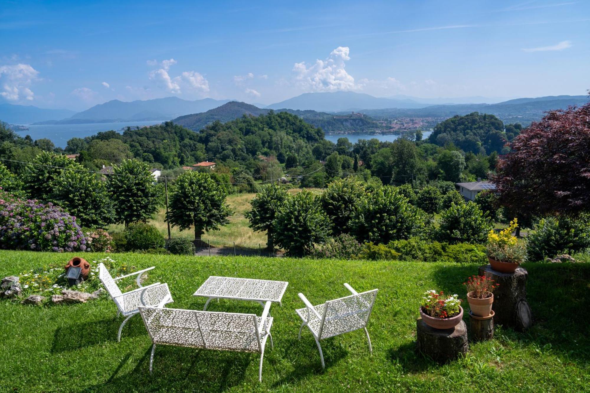 Belvedere Sul Lago Arona Esterno foto